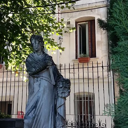 Les Corps Saints Hotel Avignon