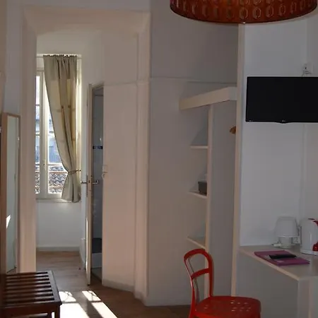 Les Corps Saints Hotel