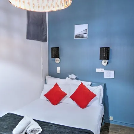 Les Corps Saints Hotel
